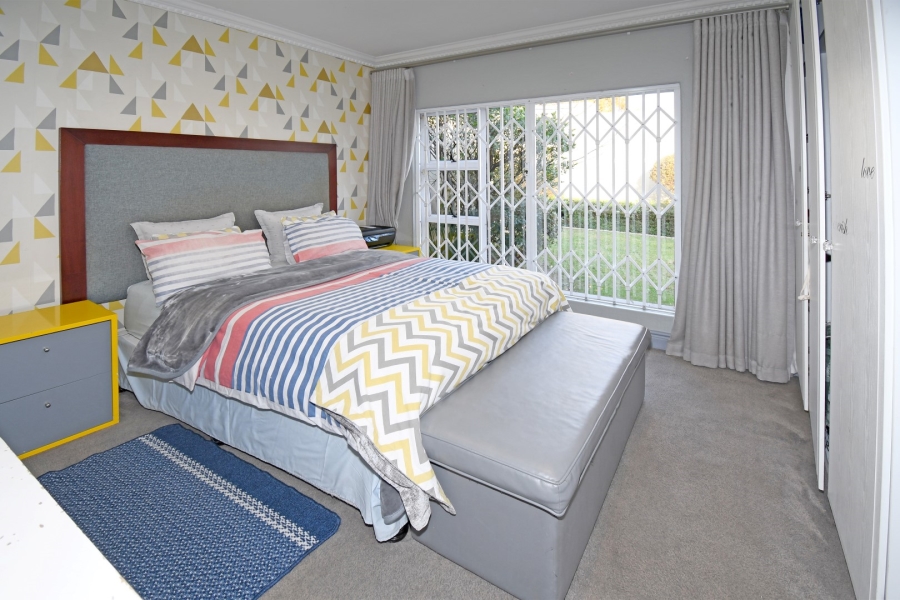 4 Bedroom Property for Sale in Benmore Gardens Gauteng