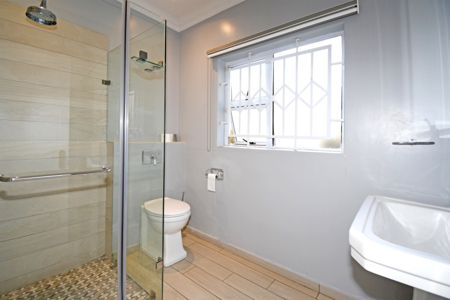 4 Bedroom Property for Sale in Benmore Gardens Gauteng