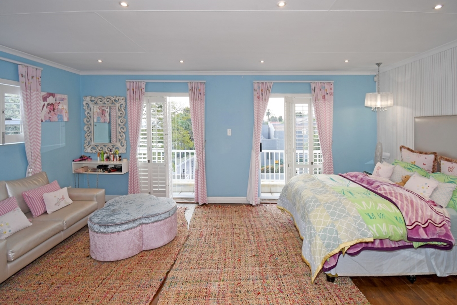 4 Bedroom Property for Sale in Benmore Gardens Gauteng
