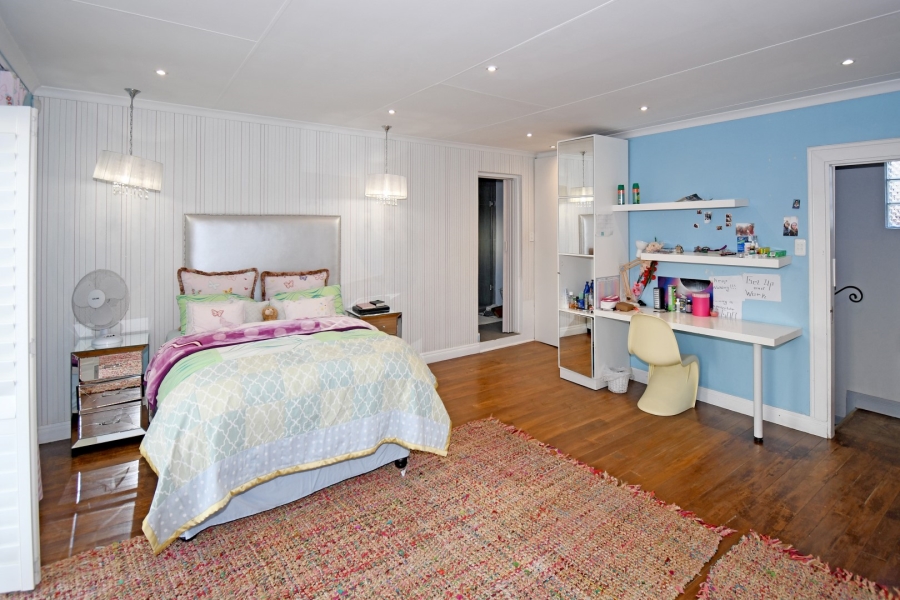4 Bedroom Property for Sale in Benmore Gardens Gauteng