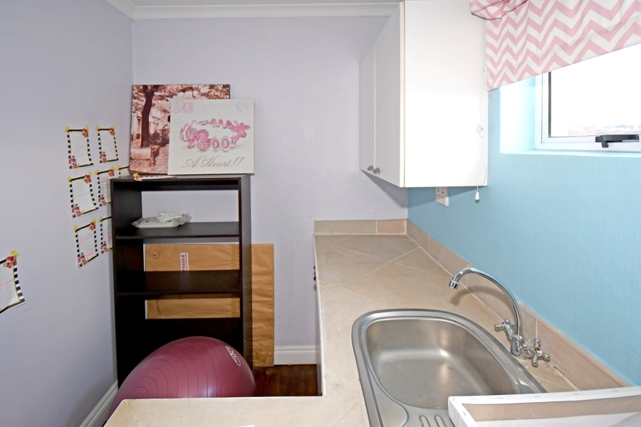 4 Bedroom Property for Sale in Benmore Gardens Gauteng
