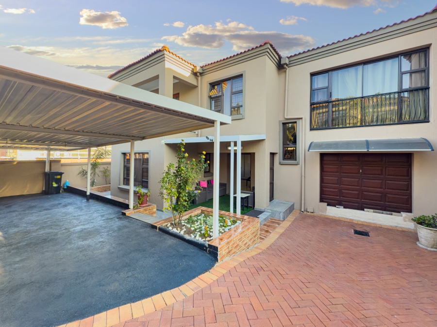 4 Bedroom Property for Sale in Fourways Gauteng