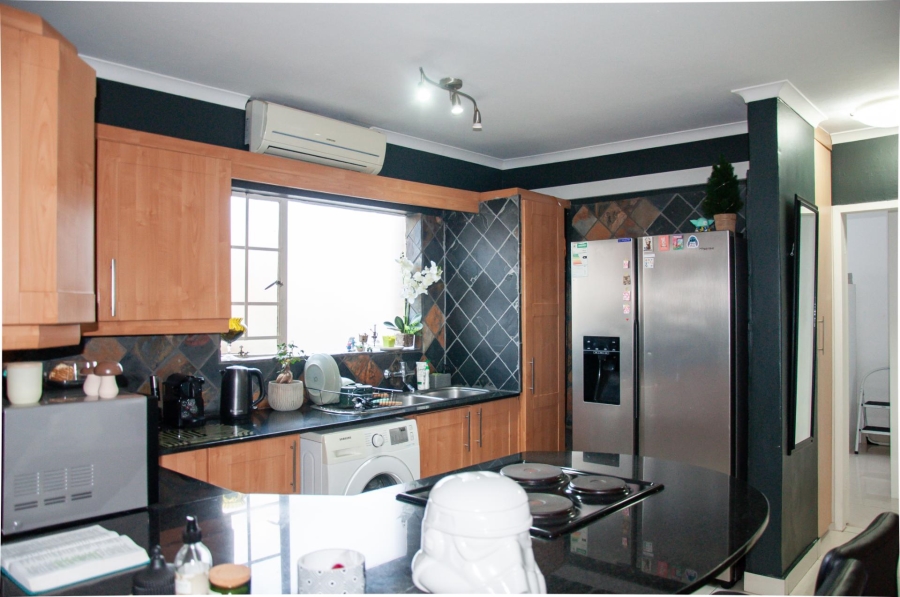 2 Bedroom Property for Sale in Halfway Gardens Gauteng