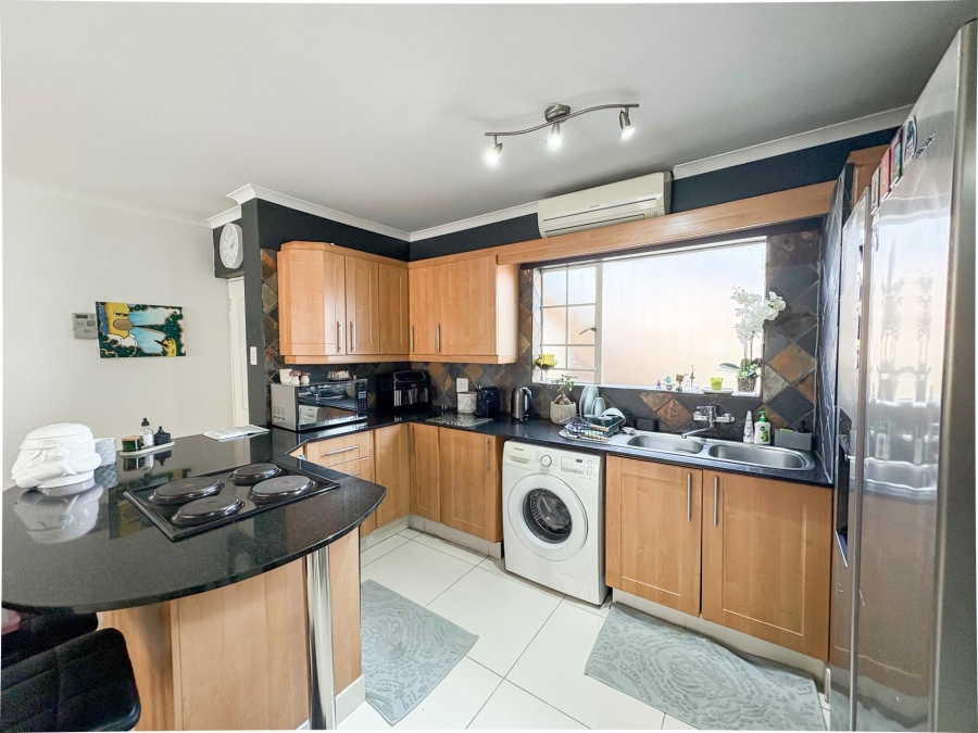 2 Bedroom Property for Sale in Halfway Gardens Gauteng