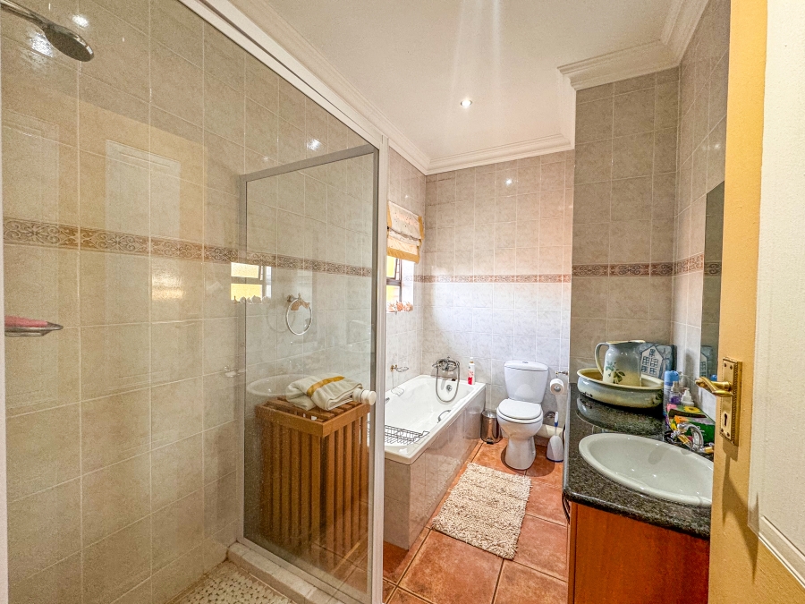 To Let 4 Bedroom Property for Rent in Ninapark Gauteng