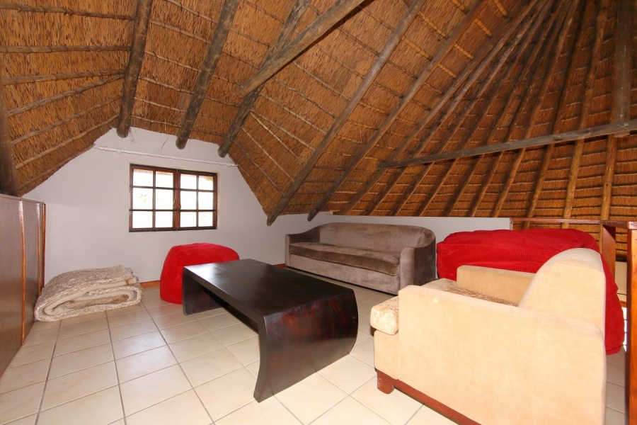 To Let 5 Bedroom Property for Rent in Chartwell Gauteng