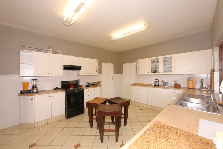 To Let 5 Bedroom Property for Rent in Chartwell Gauteng