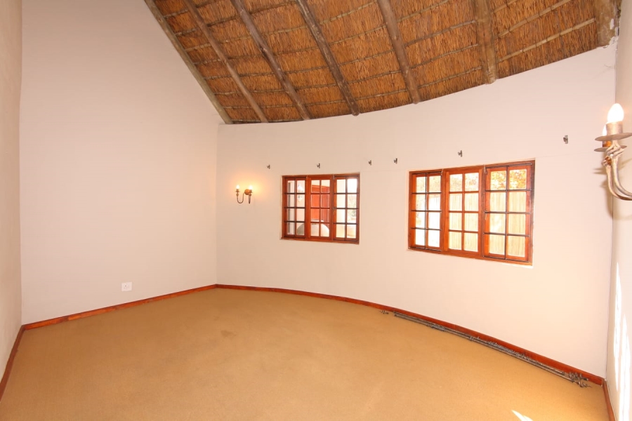 To Let 5 Bedroom Property for Rent in Chartwell Gauteng