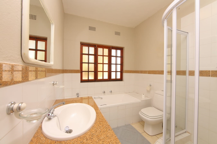 To Let 5 Bedroom Property for Rent in Chartwell Gauteng