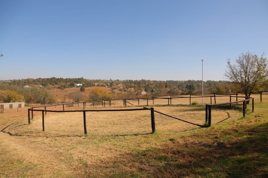 To Let 5 Bedroom Property for Rent in Chartwell Gauteng