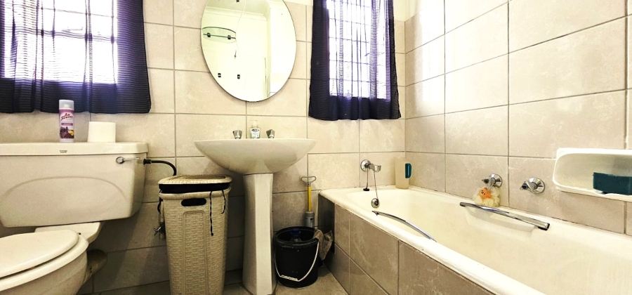 3 Bedroom Property for Sale in Eldoraigne Gauteng