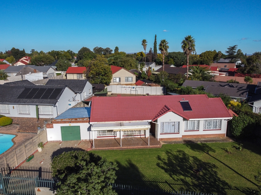 3 Bedroom Property for Sale in Brackendowns Gauteng