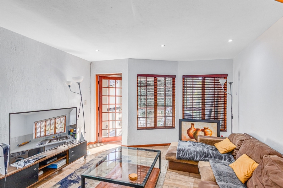 To Let 2 Bedroom Property for Rent in Morningside Hills Gauteng