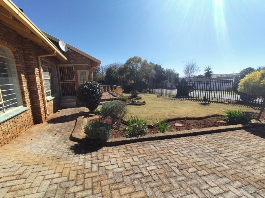 3 Bedroom Property for Sale in Noordheuwel Gauteng