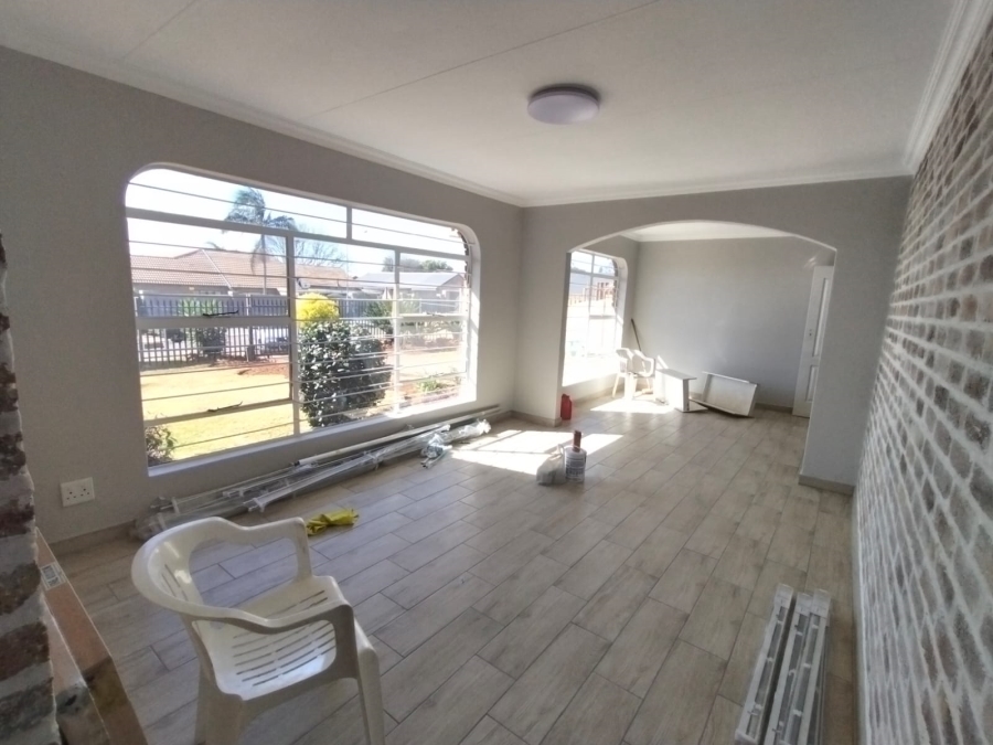 3 Bedroom Property for Sale in Noordheuwel Gauteng