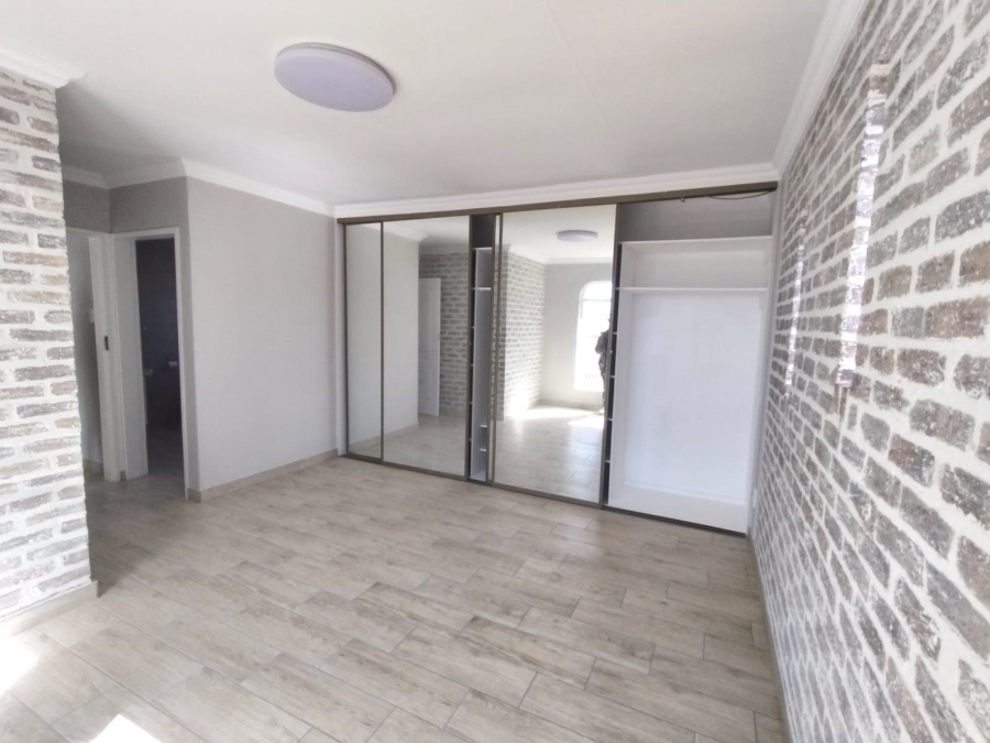 3 Bedroom Property for Sale in Noordheuwel Gauteng