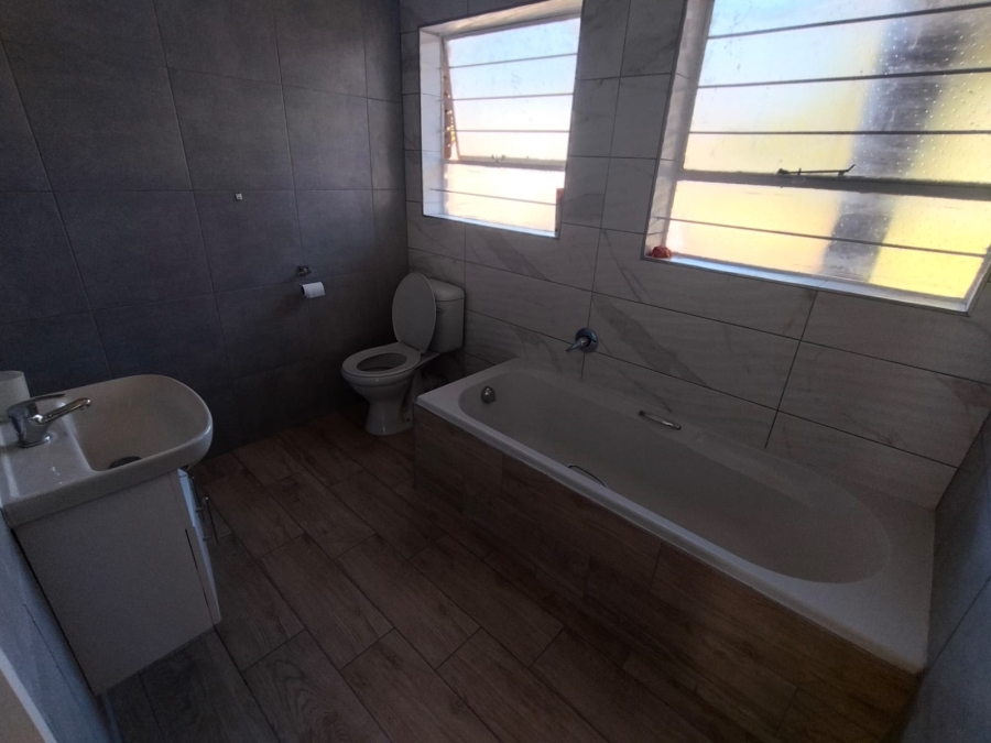 3 Bedroom Property for Sale in Noordheuwel Gauteng