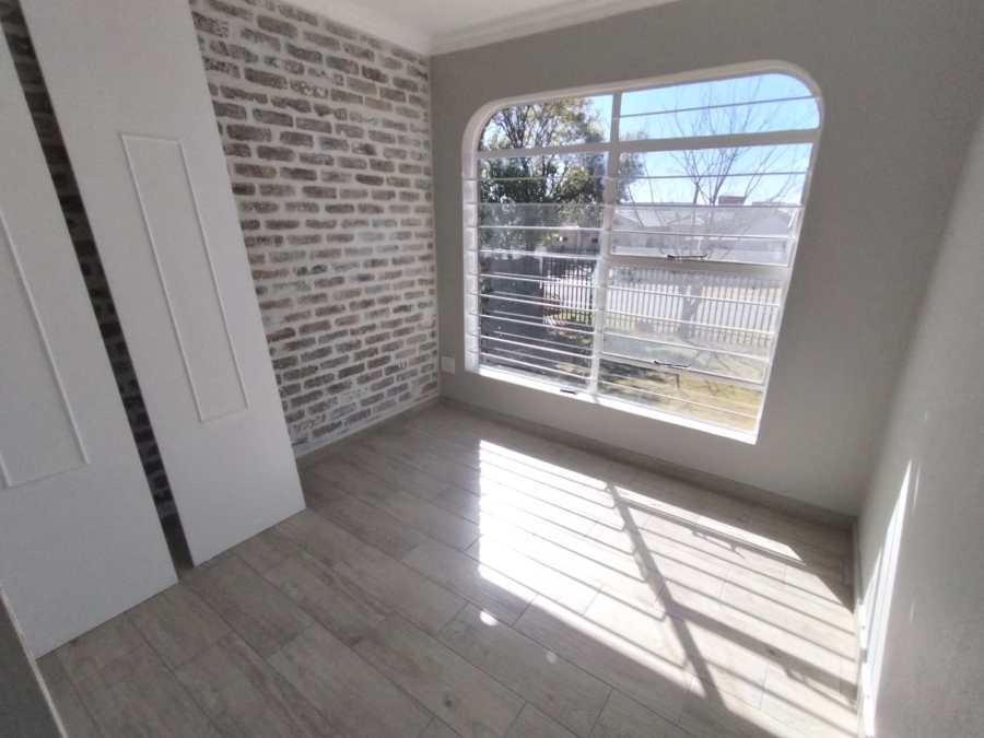 3 Bedroom Property for Sale in Noordheuwel Gauteng