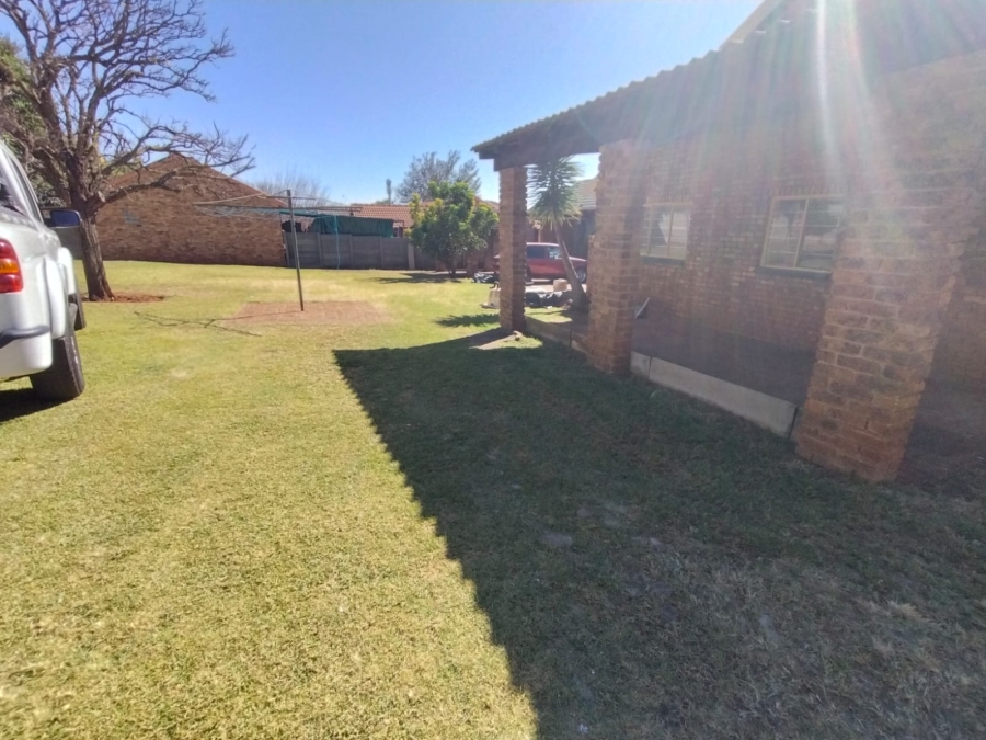 3 Bedroom Property for Sale in Noordheuwel Gauteng