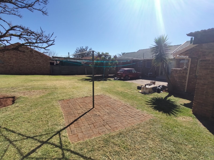 3 Bedroom Property for Sale in Noordheuwel Gauteng