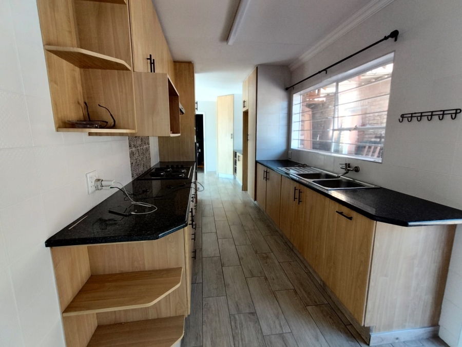 To Let 3 Bedroom Property for Rent in Noordheuwel Gauteng