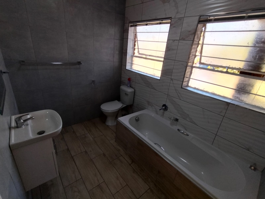 To Let 3 Bedroom Property for Rent in Noordheuwel Gauteng