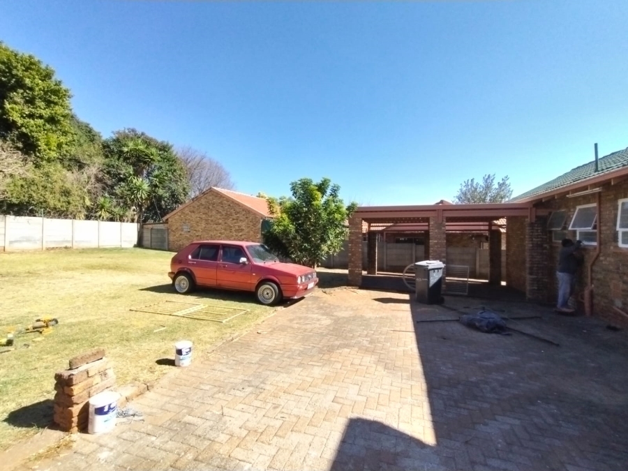 To Let 3 Bedroom Property for Rent in Noordheuwel Gauteng