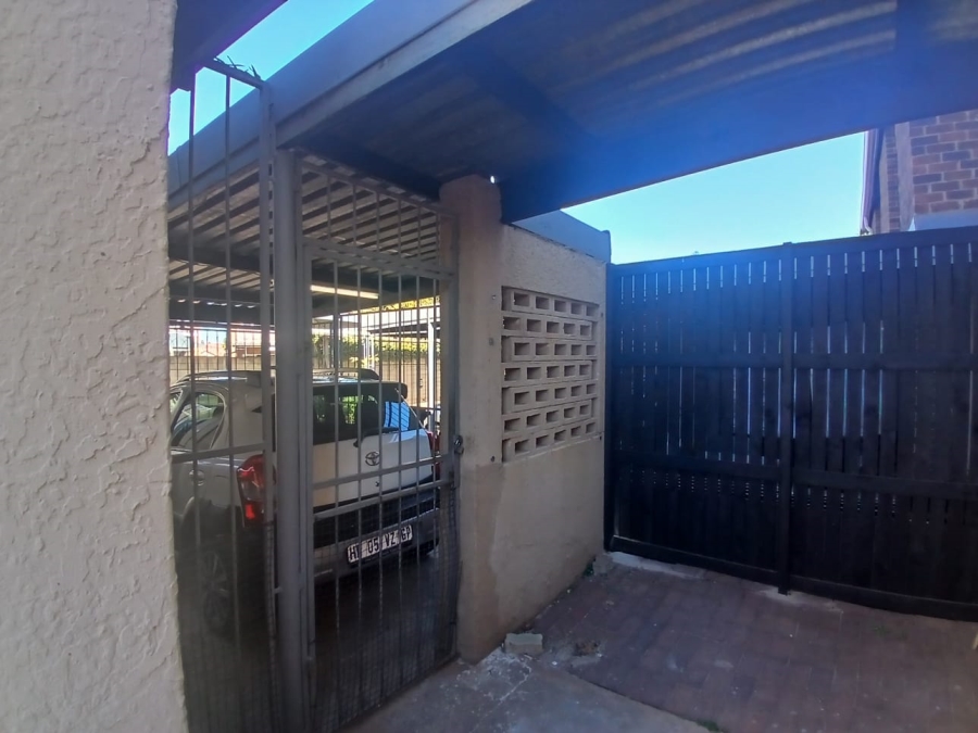 To Let 2 Bedroom Property for Rent in Witfield Gauteng