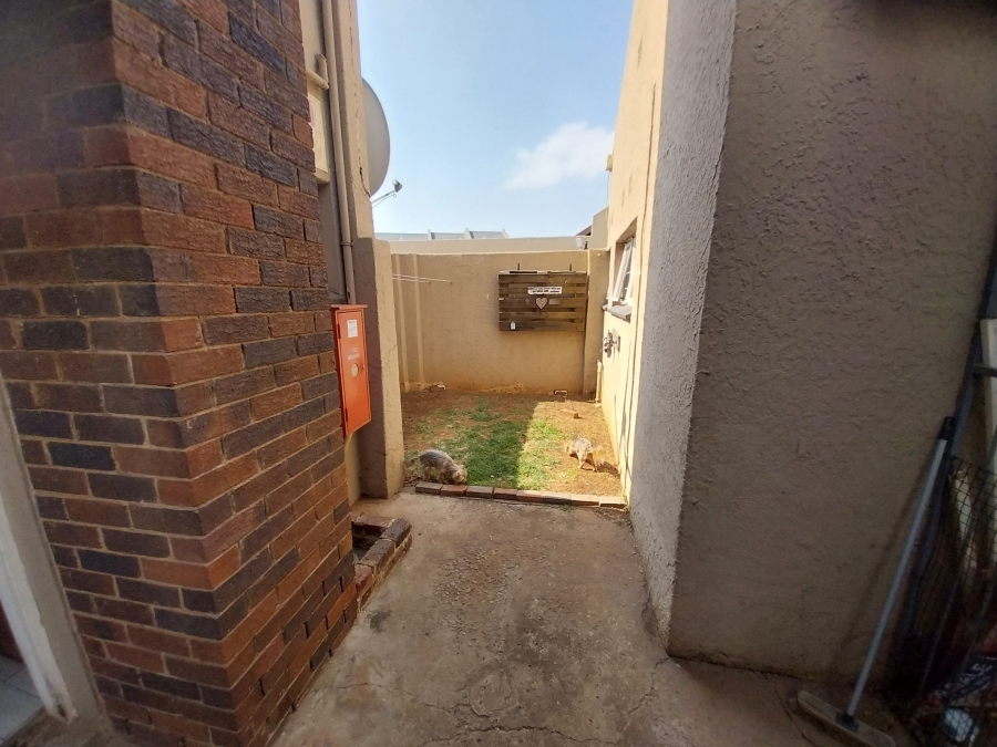 To Let 2 Bedroom Property for Rent in Witfield Gauteng