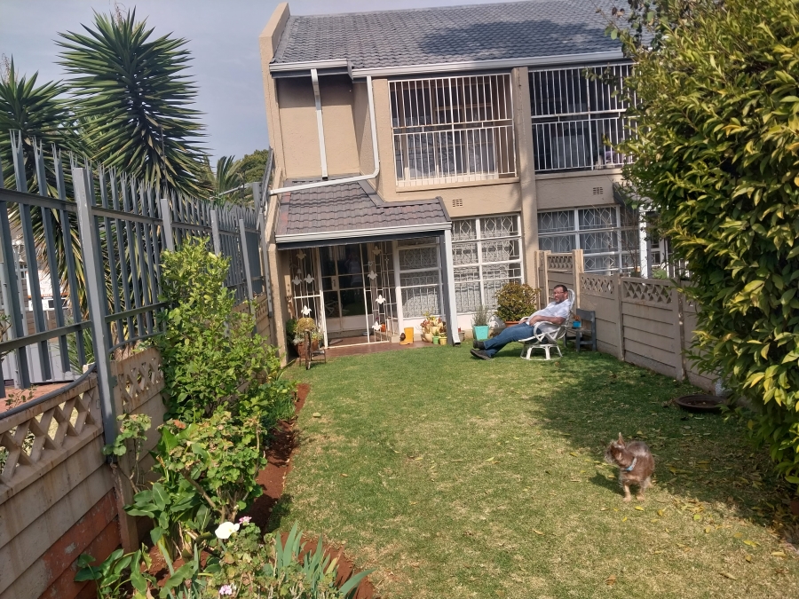 To Let 2 Bedroom Property for Rent in Witfield Gauteng