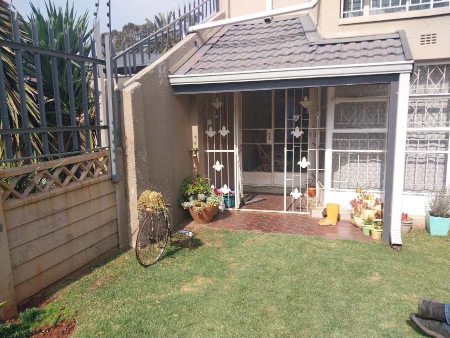 To Let 2 Bedroom Property for Rent in Witfield Gauteng