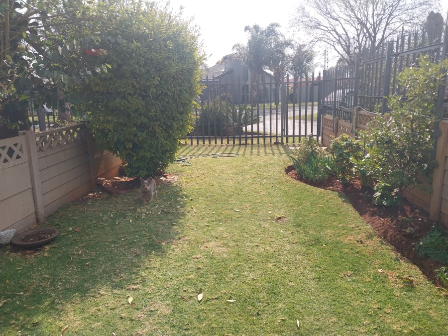 To Let 2 Bedroom Property for Rent in Witfield Gauteng