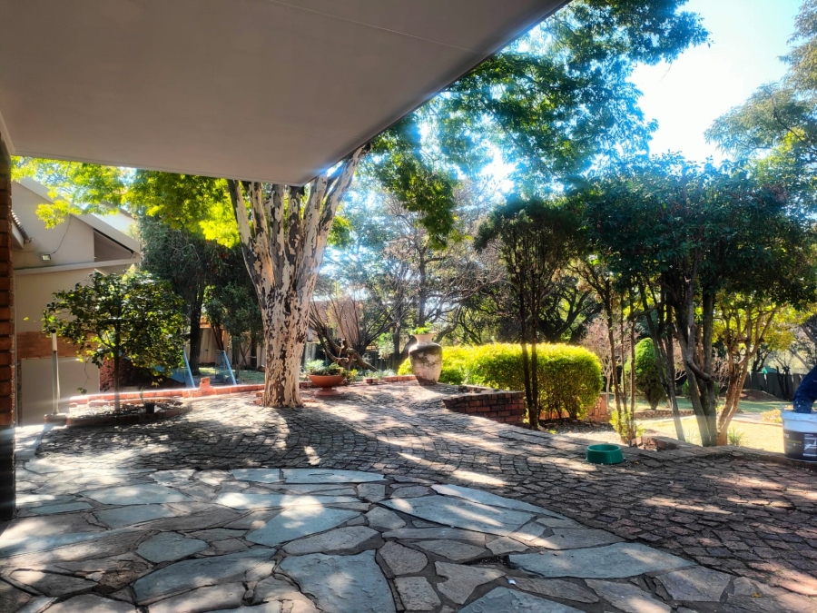 To Let 4 Bedroom Property for Rent in Val de Grace Gauteng