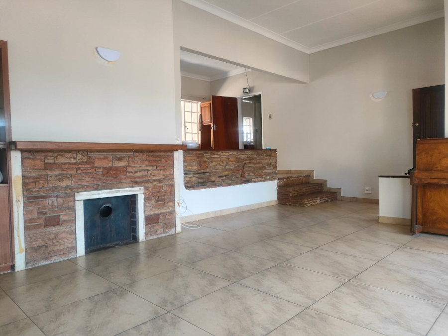 To Let 4 Bedroom Property for Rent in Val de Grace Gauteng