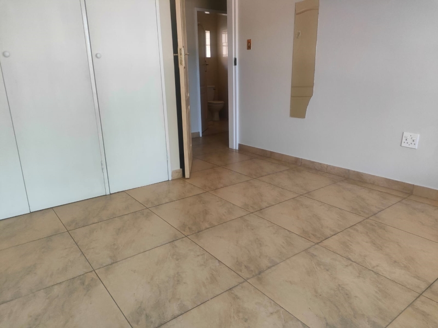To Let 4 Bedroom Property for Rent in Val de Grace Gauteng