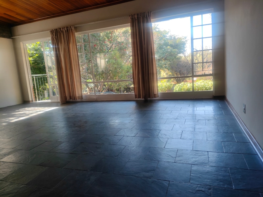 To Let 4 Bedroom Property for Rent in Val de Grace Gauteng
