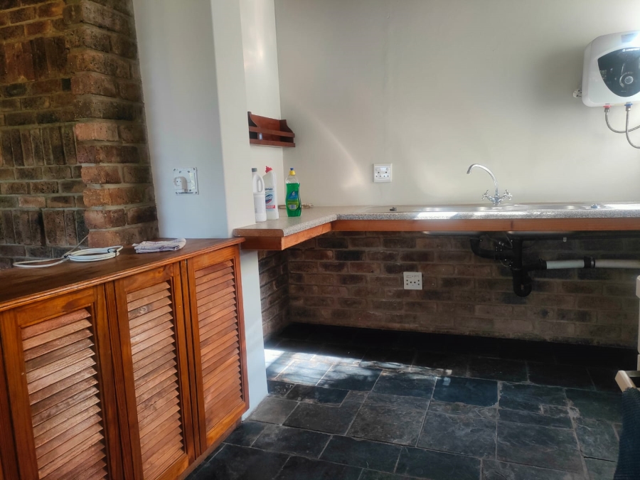 To Let 4 Bedroom Property for Rent in Val de Grace Gauteng