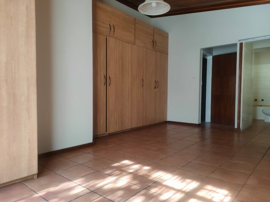 To Let 4 Bedroom Property for Rent in Val de Grace Gauteng