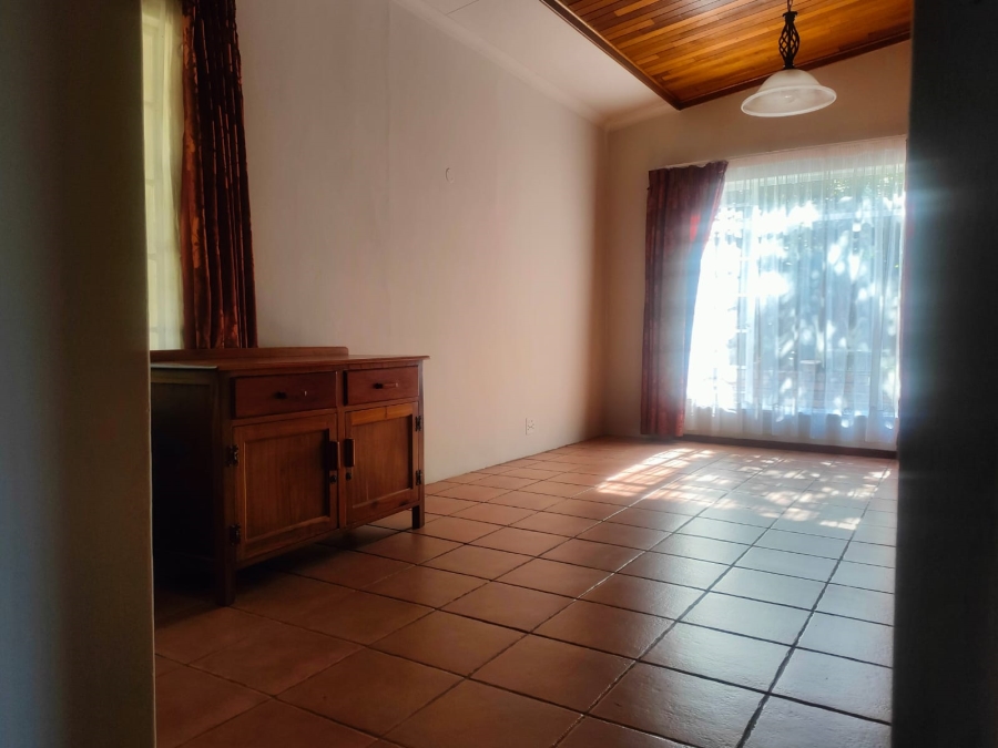 To Let 4 Bedroom Property for Rent in Val de Grace Gauteng
