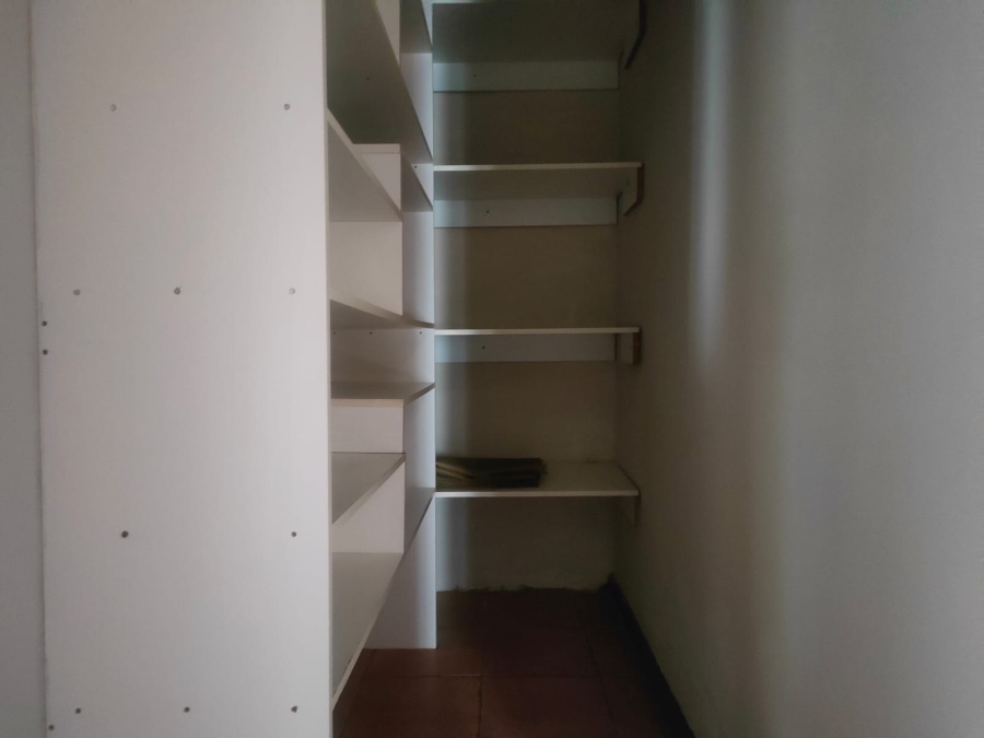 To Let 4 Bedroom Property for Rent in Val de Grace Gauteng