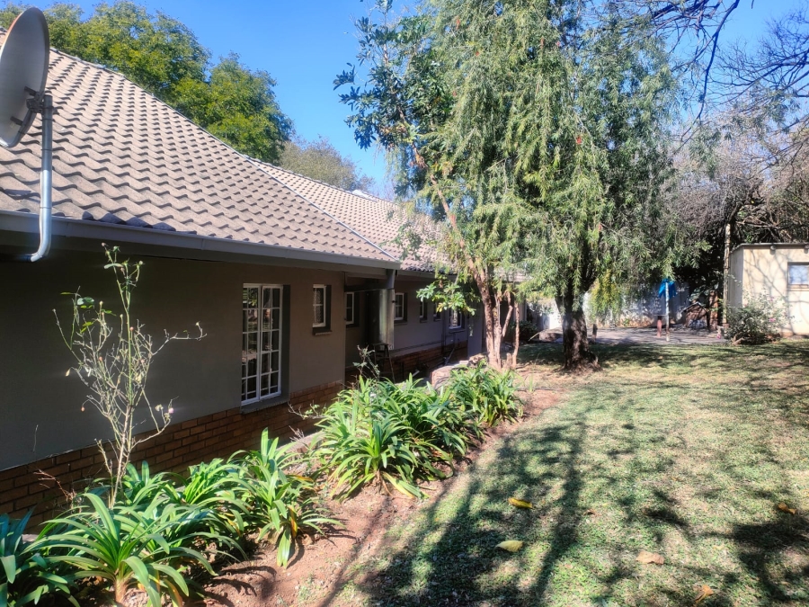 To Let 4 Bedroom Property for Rent in Val de Grace Gauteng