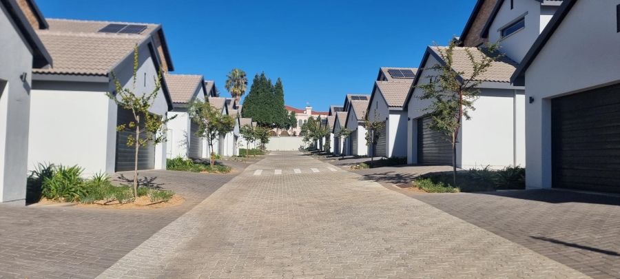 3 Bedroom Property for Sale in Broadacres Gauteng