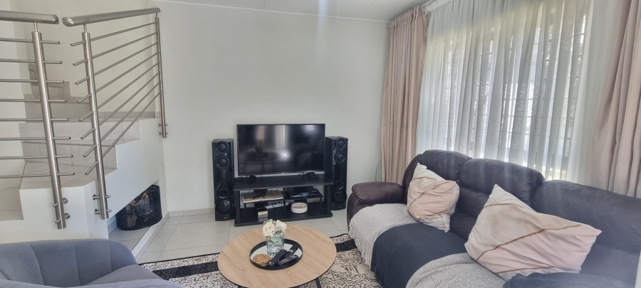 3 Bedroom Property for Sale in Broadacres Gauteng