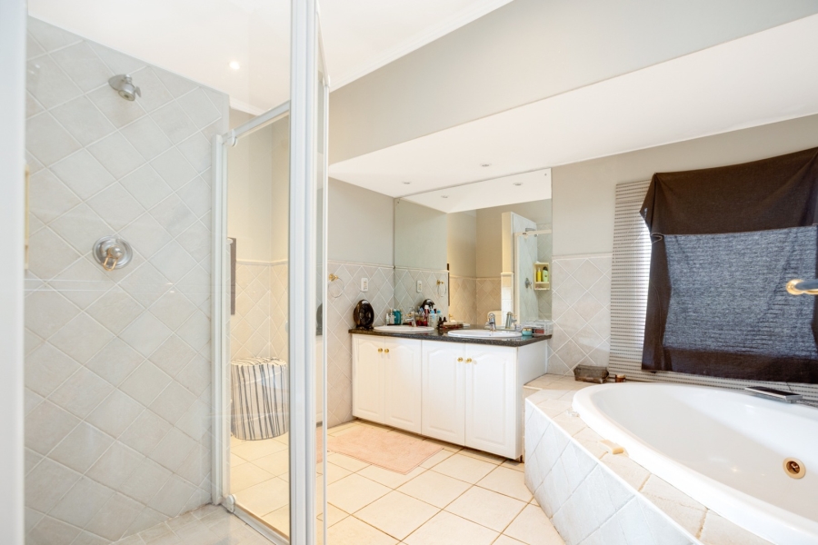 To Let 4 Bedroom Property for Rent in Dainfern Golf Estate Gauteng