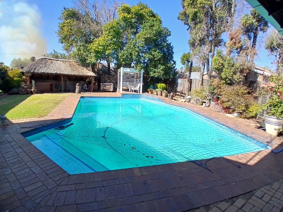 4 Bedroom Property for Sale in Brackendowns Gauteng
