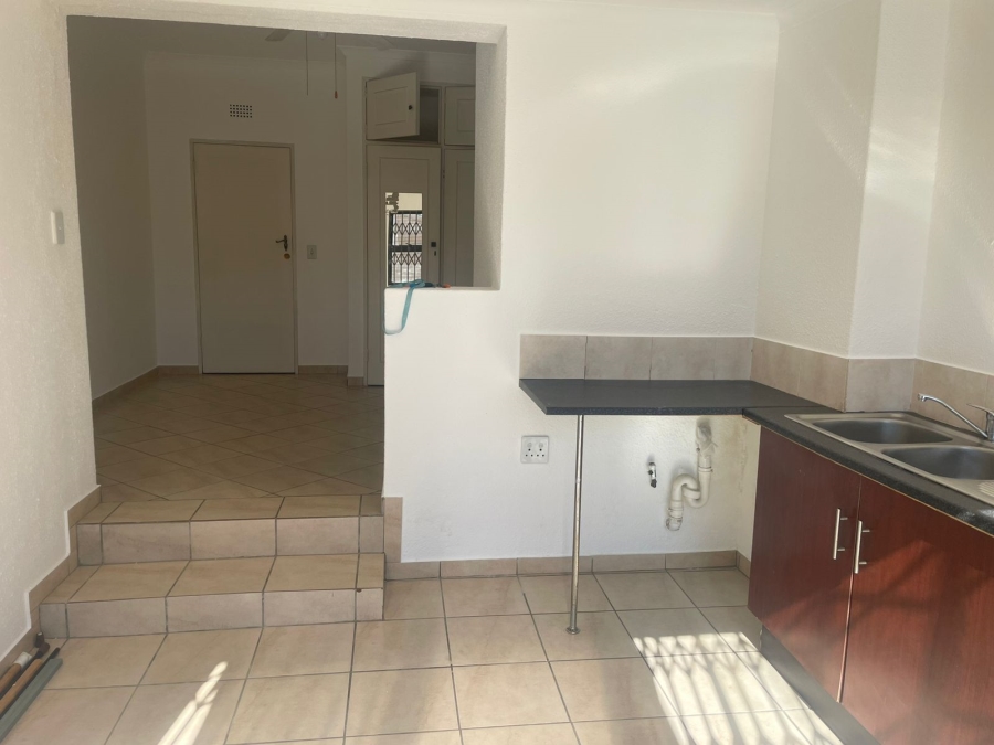To Let 1 Bedroom Property for Rent in Poortview Gauteng