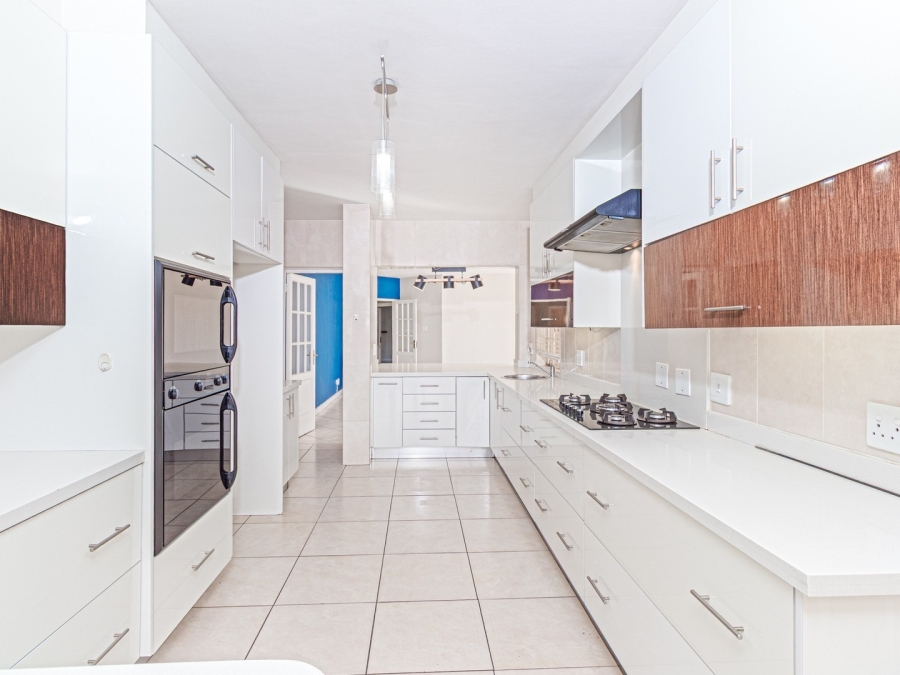 8 Bedroom Property for Sale in Fourways Gardens Gauteng