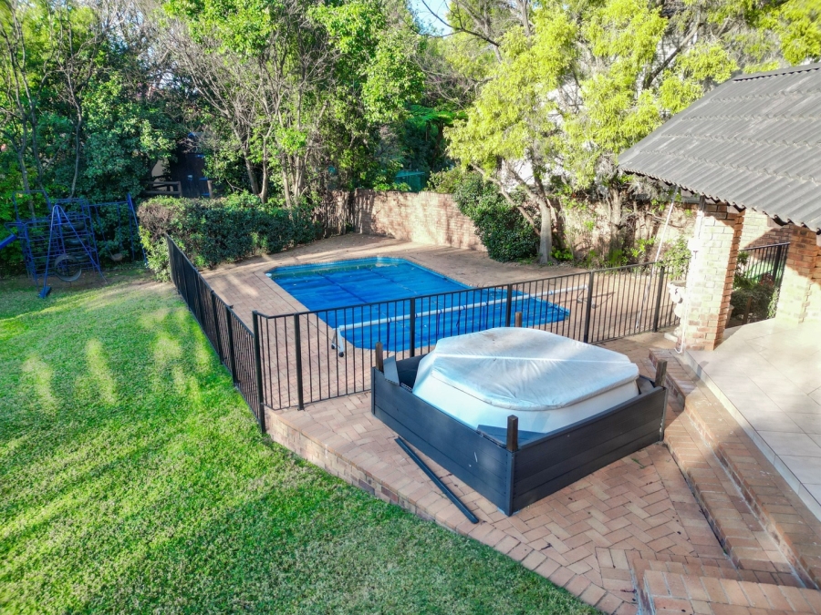 8 Bedroom Property for Sale in Fourways Gardens Gauteng