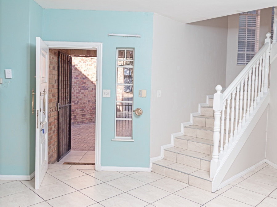 8 Bedroom Property for Sale in Fourways Gardens Gauteng