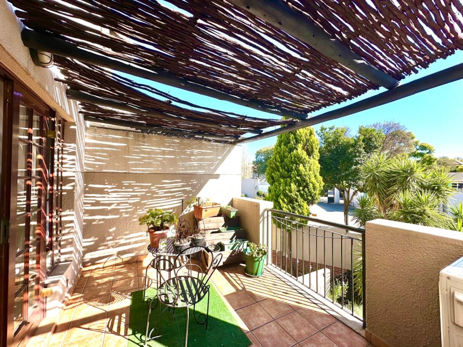 2 Bedroom Property for Sale in Lonehill Gauteng